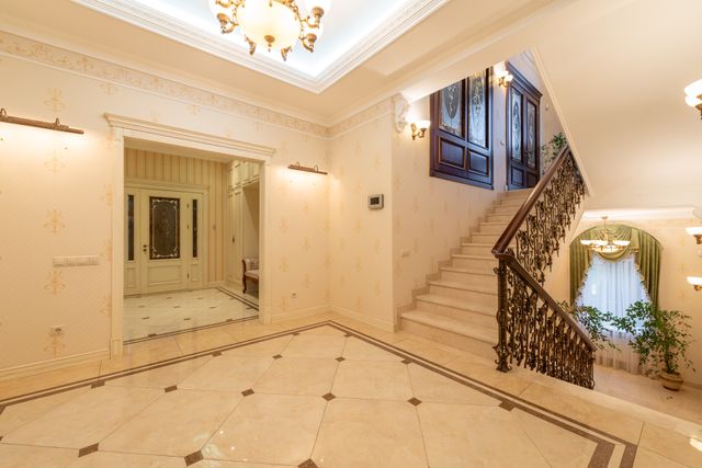 Hallway and Entrance Ceiling Design